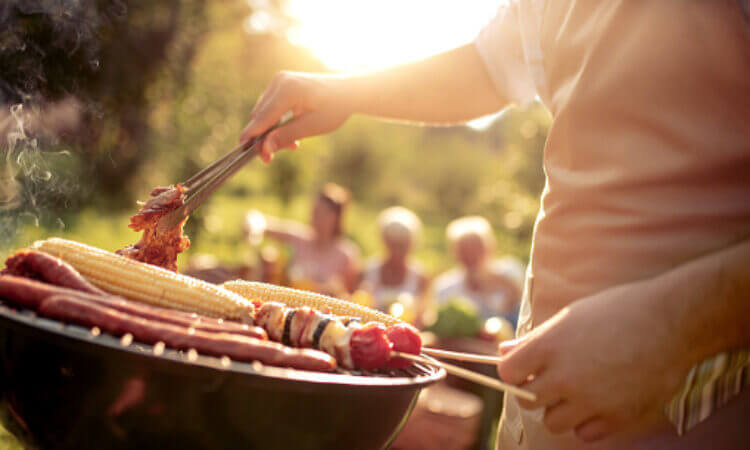 Charcoal vs. Wood Grilling: What's the Best One?