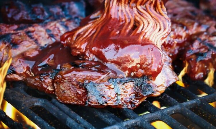 Brushes vs. Mops: Choosing the Best Tool for Your BBQ