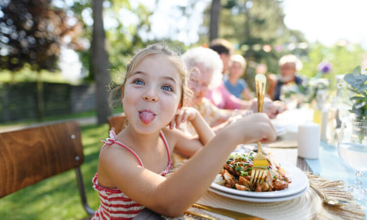 Spring BBQ Kickoff – Easy Ideas for Outdoor Hangouts